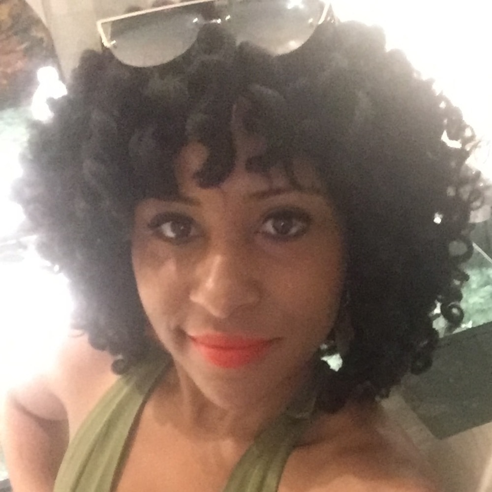 Meet your Posher, Latoya